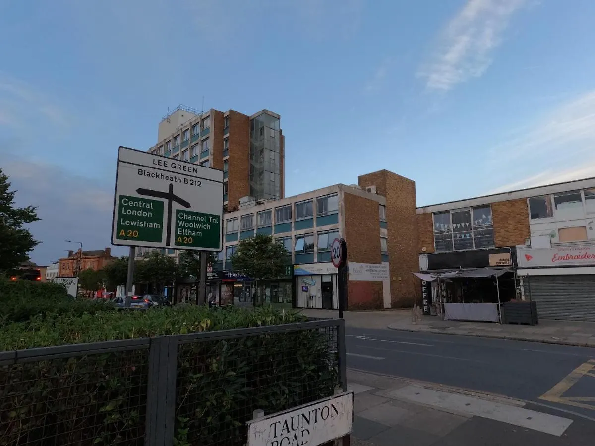 Lbt Property Ltd London Homestay