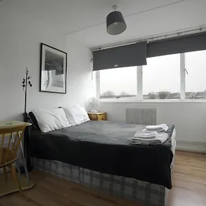 Bed & Breakfast Double In Private, London