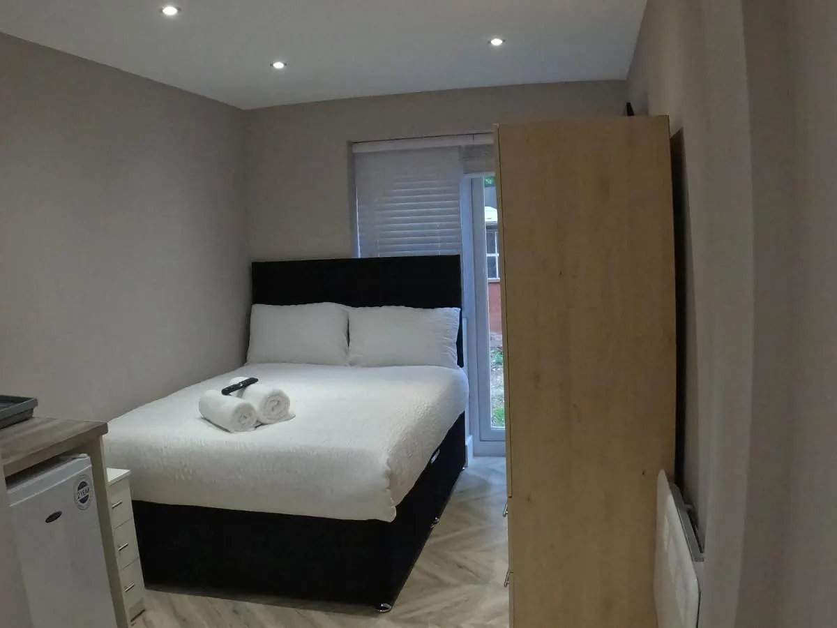 Lbt Property Ltd London 0*,